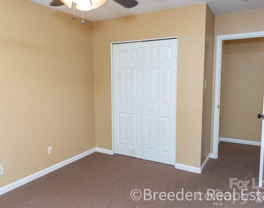 239 Maple Street - Photo Thumbnail 15