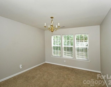 8715 Challenger Drive - Photo Thumbnail 15