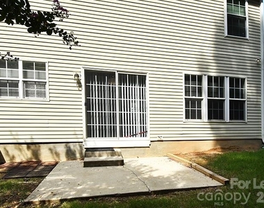 8715 Challenger Drive - Photo Thumbnail 23
