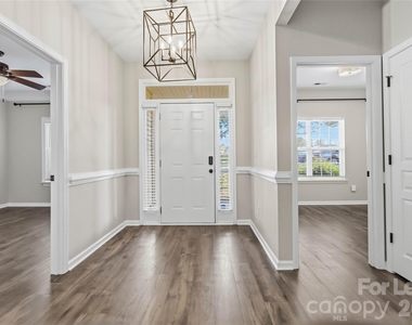 8710 Arrowhead Place Lane - Photo Thumbnail 4