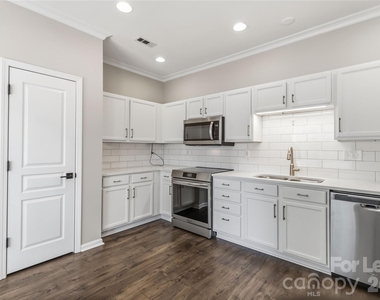8710 Arrowhead Place Lane - Photo Thumbnail 11