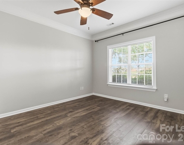8710 Arrowhead Place Lane - Photo Thumbnail 12