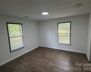 8112 Blackwood Road - Photo Thumbnail 5