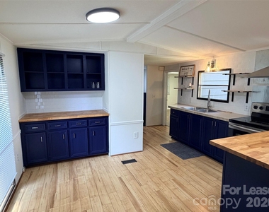8112 Blackwood Road - Photo Thumbnail 15