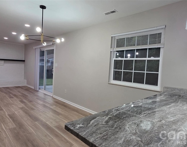 7200 Shadowlake Drive - Photo Thumbnail 1