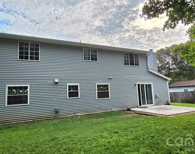 7200 Shadowlake Drive - Photo Thumbnail 14