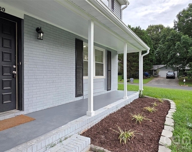 7200 Shadowlake Drive - Photo Thumbnail 12