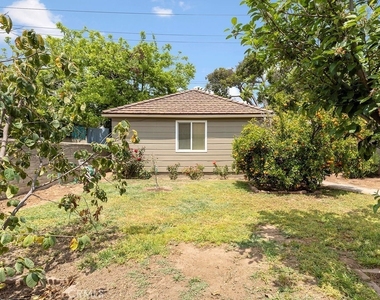 2963 Sheffield - Photo Thumbnail 14