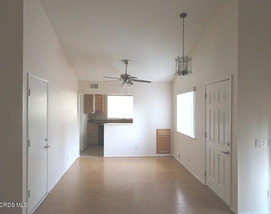 4509 E Vistapark Drive - Photo Thumbnail 2