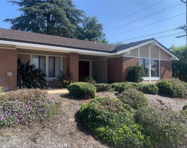 2114 Forbes - Photo Thumbnail 2