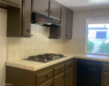 2114 Forbes - Photo Thumbnail 10