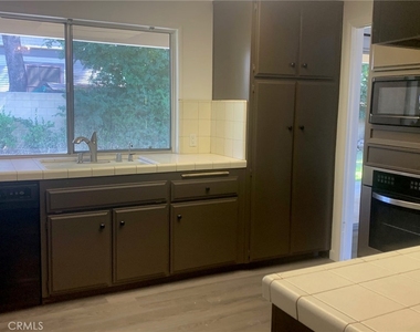 2114 Forbes - Photo Thumbnail 9