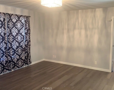 2114 Forbes - Photo Thumbnail 13