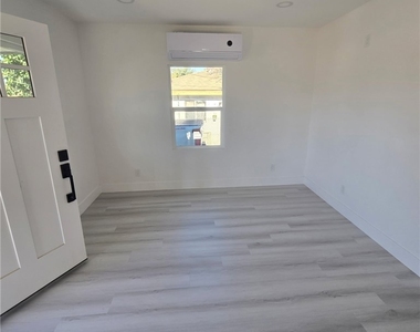 1279 W Vine Street - Photo Thumbnail 2