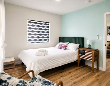 559 E Juanita - Photo Thumbnail 3