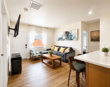 559 E Juanita - Photo Thumbnail 2