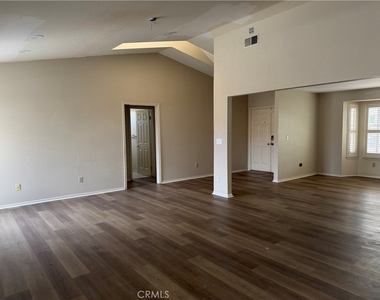 1267 Park - Photo Thumbnail 2