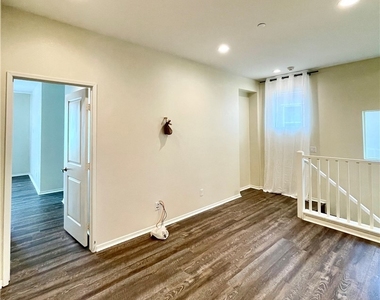 30589 Ticonderoga Court - Photo Thumbnail 8