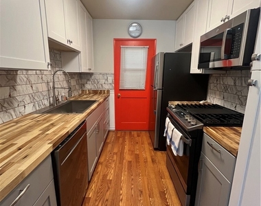 150 35 E Lakeshore - Photo Thumbnail 1