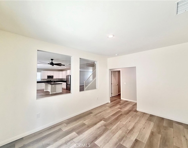 24850 Sunset Vista Avenue - Photo Thumbnail 12