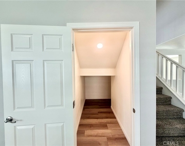 24850 Sunset Vista Avenue - Photo Thumbnail 6