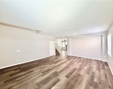 24850 Sunset Vista Avenue - Photo Thumbnail 4