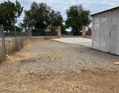 22225 Ellis Avenue - Photo Thumbnail 19