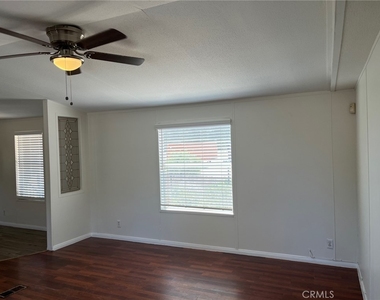 22225 Ellis Avenue - Photo Thumbnail 5