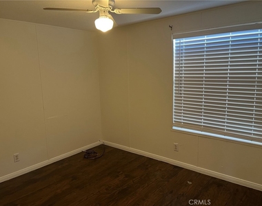 22225 Ellis Avenue - Photo Thumbnail 14