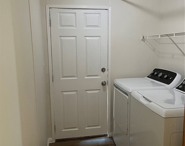 22225 Ellis Avenue - Photo Thumbnail 16