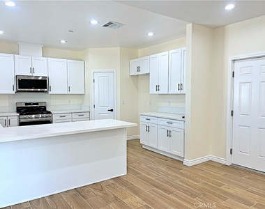 9256 E Avenue R-14 E - Photo Thumbnail 12