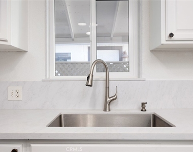 5020 Topanga Canyon Boulevard - Photo Thumbnail 11