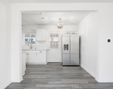 5020 Topanga Canyon Boulevard - Photo Thumbnail 7