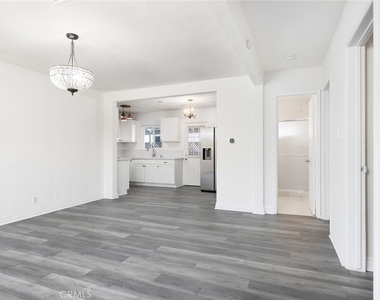 5020 Topanga Canyon Boulevard - Photo Thumbnail 4