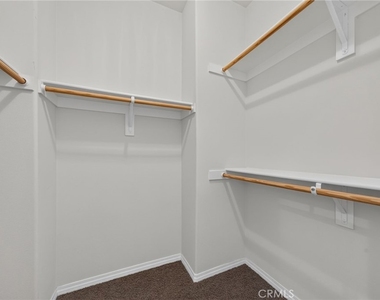 1654 Heywood Unit E - Photo Thumbnail 36