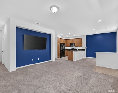 1654 Heywood Unit E - Photo Thumbnail 9