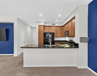 1654 Heywood Unit E - Photo Thumbnail 14