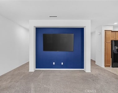 1654 Heywood Unit E - Photo Thumbnail 7