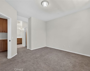 1654 Heywood Unit E - Photo Thumbnail 35