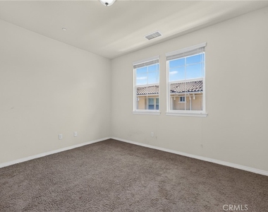 1654 Heywood Unit E - Photo Thumbnail 26