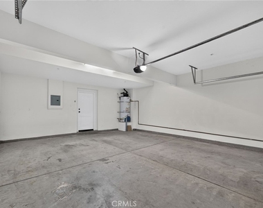 1654 Heywood Unit E - Photo Thumbnail 43