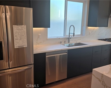 22730 Mariano Street - Photo Thumbnail 12