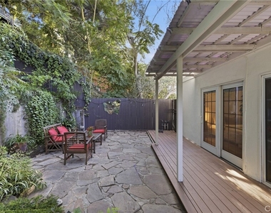 8518 Walnut - Photo Thumbnail 23