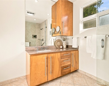 8518 Walnut - Photo Thumbnail 19