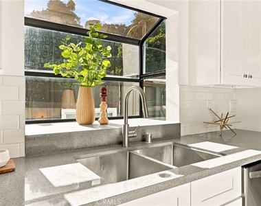 8518 Walnut - Photo Thumbnail 11