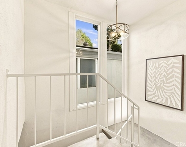 8518 Walnut - Photo Thumbnail 3