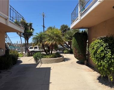 224 Lomita - Photo Thumbnail 3