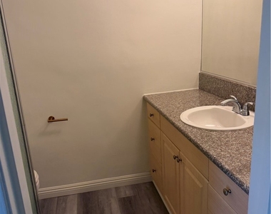 224 Lomita - Photo Thumbnail 13