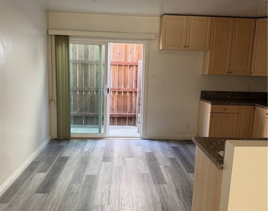 224 Lomita - Photo Thumbnail 18