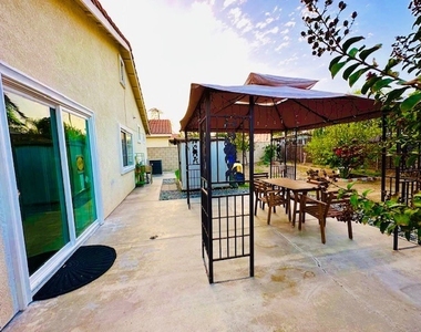 1139 East Elma - Photo Thumbnail 6